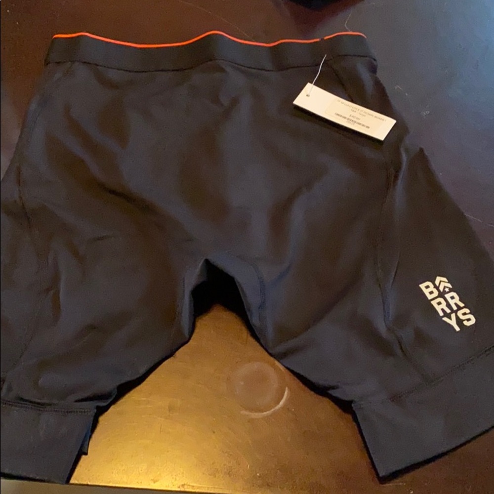 Lululemon x Barry’s Lock It Down Boxer New - Large